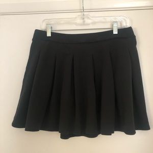 Black pleated skirt